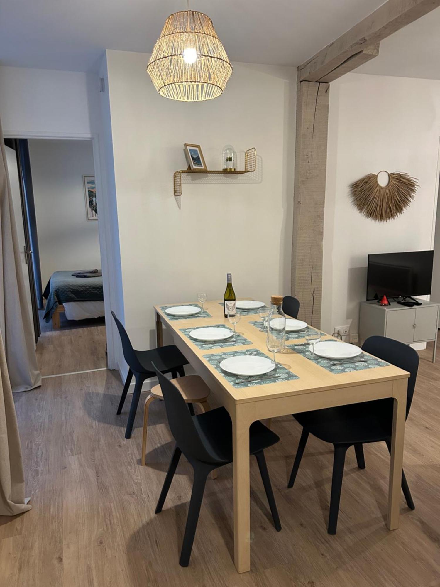 Le Patio : Appartement Chic 3 Chambres Au Coeur De Pau Exterior photo